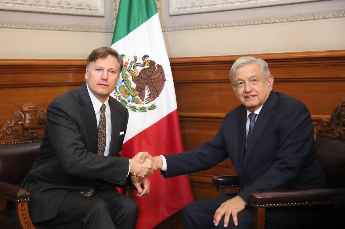 USAmbMex's tweet image. Esta mañana presenté mis cartas credenciales al Presidente @LopezObrador_. Platicamos sobre temas de interés mútuo como migración, comercio, seguridad, y desarrollo. ¡Hay tanto que podemos lograr juntos!  Es el máximo honor de mi vida desempeñarme en este cargo.