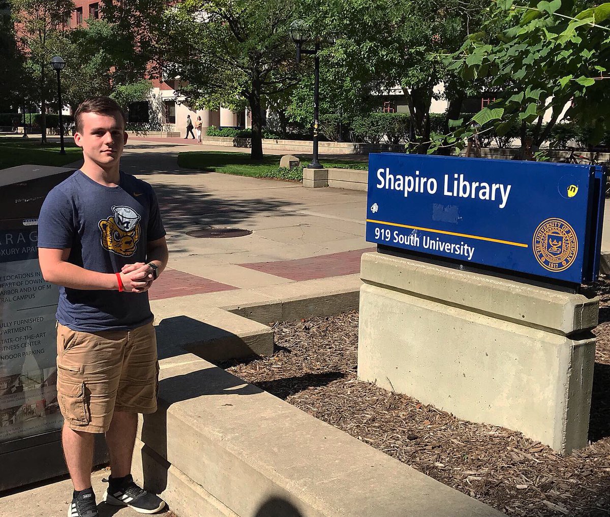 UMichStudents's tweet photo. Hey everyone! This is @SpenceWould and I’ll be taking over the account for Welcome Week here at Umich! Some things about me:
- I’m a sophomore majoring in Economics
- I run the twitter account for @MaizeRageUM and @UMichZone
- And I’m a @umichmcsp Peer Mentor!
Go Blue! 〽️ https://t.co/X4arRne0MW