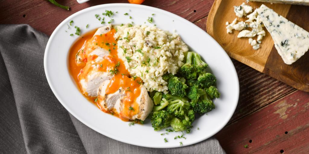 BalanceBistroMD's tweet photo. Chefs &amp; Dietitians Agree this Grilled Buffalo Chicken Entree is a Game Changer: https://t.co/b93vOYrvXe https://t.co/5ZA4FE3ZpO
