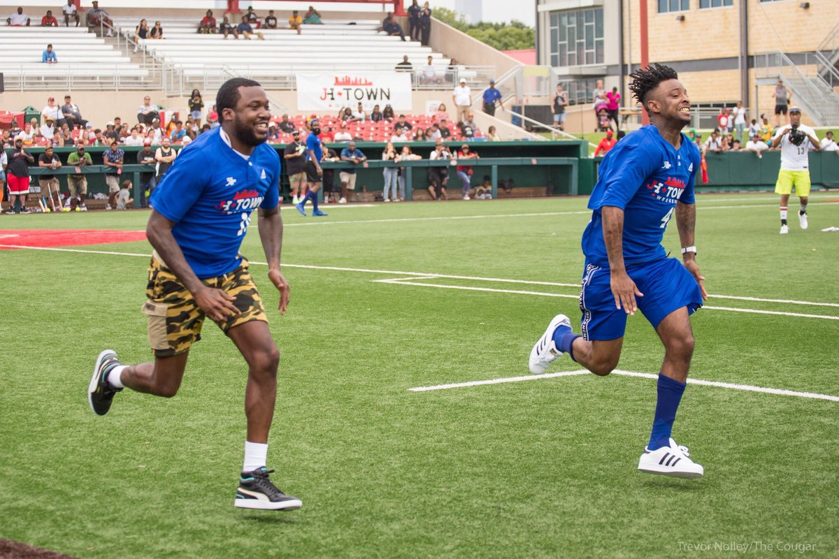 ashleeonair's tweet photo. Meek & 21 Racing at #JHTownWeekend is all you need to see to put a smile on your face 😂 https://t.co/A4lzcXpUwd