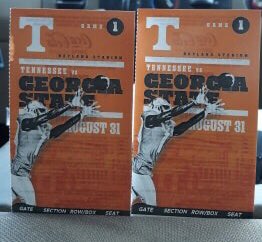 untamedlens's tweet photo. 👀👀👀 Giveaway time!!  Two tickets to this Saturday’s game against Georgia State. Section V Row 16 Seats 21-22. Like, RT, Folllow (if you don’t already) to be eligible to win.  Also on Facebook and IG so go there to increase your odds! Winner announced Thursday at 12pm eastern. https://t.co/LaWptoS3w0