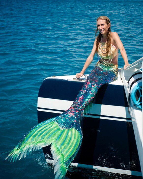 MermaidKariel's tweet photo. New mermaid things are coming....wanna take a wild wild wild guess what it is. Photo by Elise butler. #mermaid #happy #wander #tb https://t.co/4kiGOQRxuX https://t.co/NaQE87Y7ID