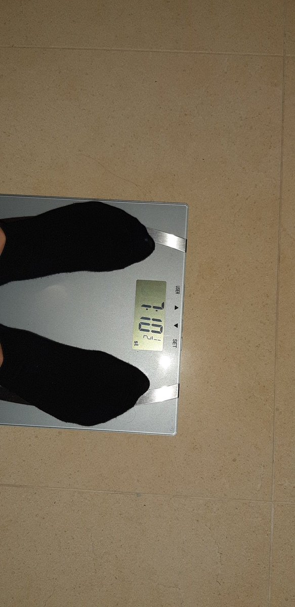 TheLirMan's tweet photo. 18kg or 39 3/4 pounds or just shy of 3 stone. School books for 1st year. Still 4 books outstanding and does not include lunch box, water bottle, copies or hardbacks. @McHughJoeTD #backtoschool #backpain https://t.co/0n4mkm8bBA