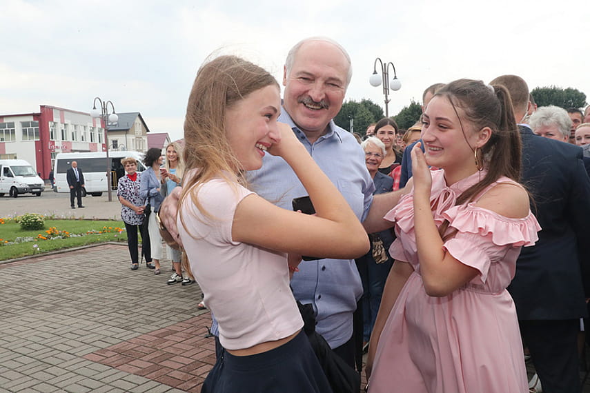 Беларусь новости последние. Беларусь новости последние. Протесты в беларуси. Марш свободы беларусь. Беларусь последние новости на сегодня ютуб.