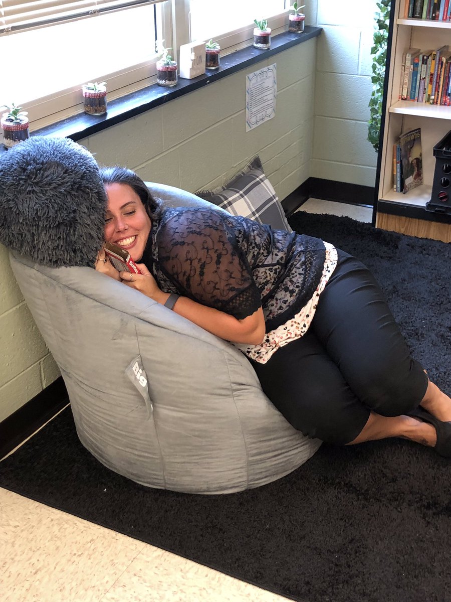 AP_Wayland's tweet photo. This was me after work today in a colleagues room 😆 what an awesome but exhausting day! Clearly you can tell it was a good day by the smile on my face. #firstdayfairfax #readyfordaytwo @KeyMiddle @PrincipalKeyMS @FCPSR3 @fcpsnews https://t.co/tRVWphuWZu