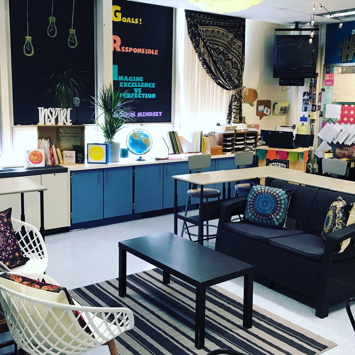 nankr1120's tweet photo. I absolutely cannot wait to meet my new 3rd grade family tomorrow! Here is a sneak peek into our new learning space ♥️ Restaurant ready to open with a new soft serve ice-cream section and an endless supply of “fresh” veggies/fruits! #MakingMathRelevant #Nan3EDU #ALLinEDU #tlap https://t.co/xJrhob4cXh