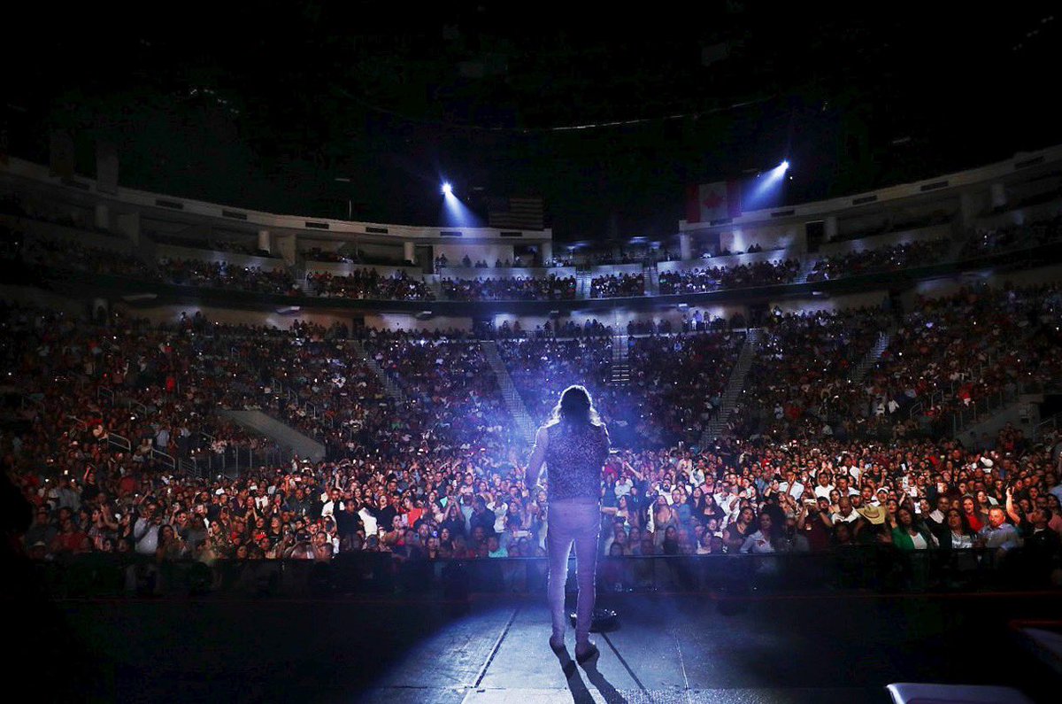 MarcoASolis's tweet photo. Hermanitos de #Atlanta compartimos una noche espectacular este fin de semana. Gracias por esas porras, ese cariño y toda esa entrega en esta edición de #ElMASQuerido. https://t.co/lkiwgfWreg