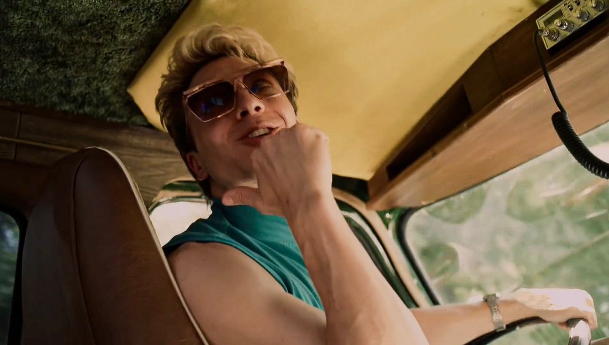 CodyFernHQ's tweet photo. 📸ㅣStills of Cody's fabulous outfit from the 1984 trailer. 

*Edited by our team, please credit if used. https://t.co/FLPGjLt6k4