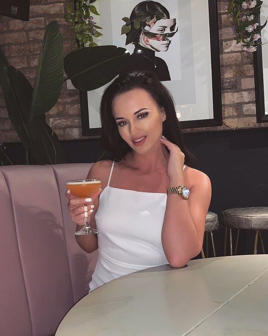 Bank Holiday Vibes 🥂 https://t.co/ob40akuEkV<a href="/tag/gridgirl"class="tags"><span>#gridgirl</span></a>