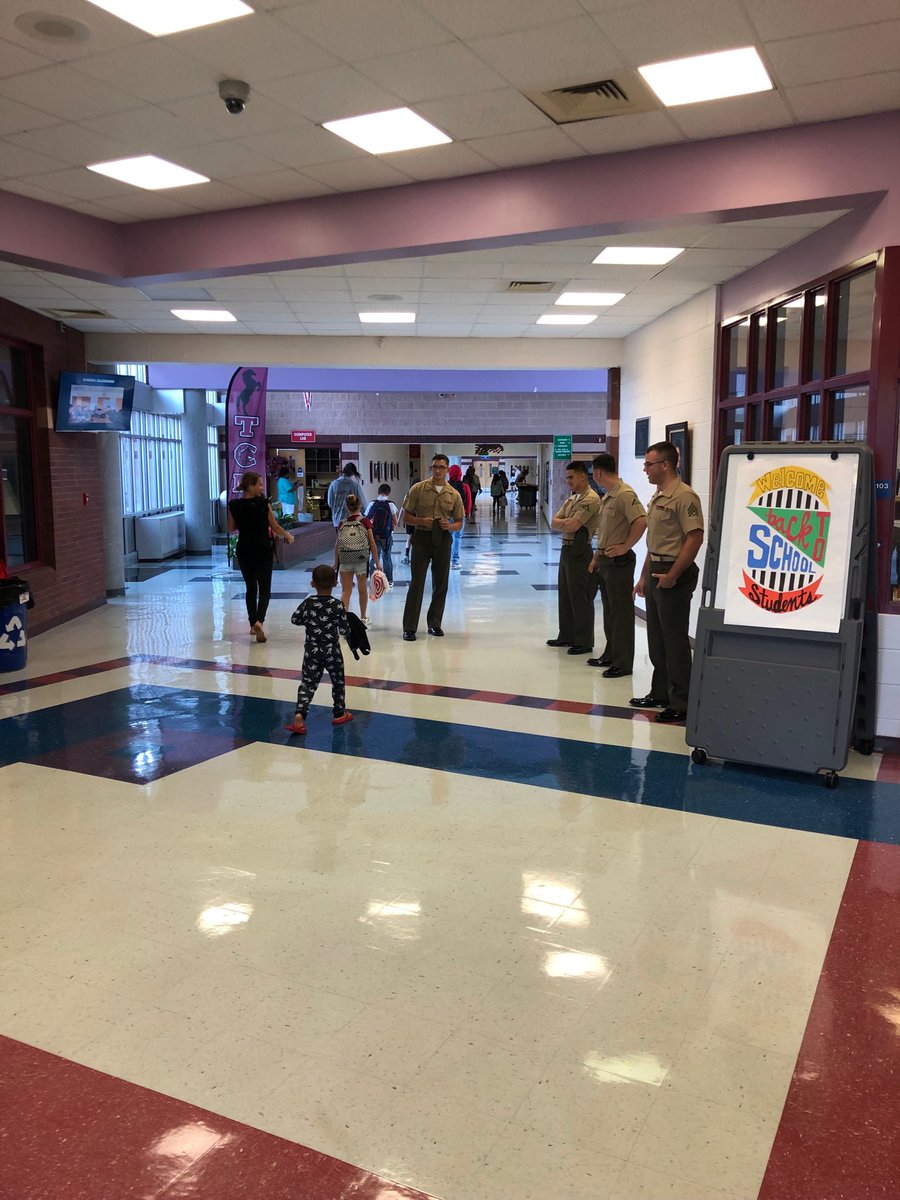 claudiacasey8's tweet photo. Thank you MTACS-28 for welcoming our students on their first day of school @TuckerCreekMS. #makeyourmarkmustangs https://t.co/UgA2TBGgIR