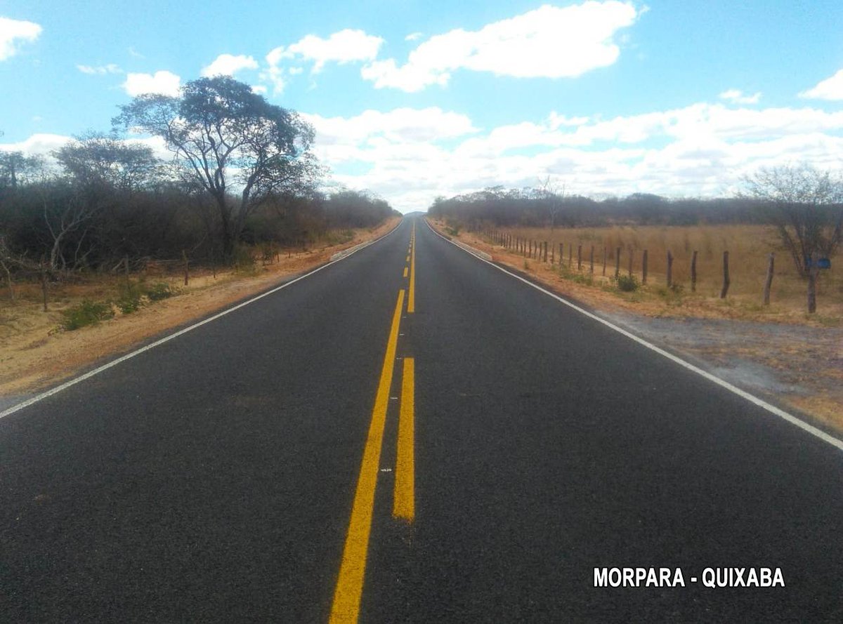 costa_rui's tweet photo. Sempre me perguntam sobre obras nas rodovias por todo o estado. Trago hoje aqui algumas das estradas pavimentadas que já temos prontas ou em fase final de obras. Nas fotos, o trecho da BA-878 entre #Saubara e Bom Jesus dos Pobres, a BA-160, entre #Morpará e Quixaba. https://t.co/eHMJxgLcK1