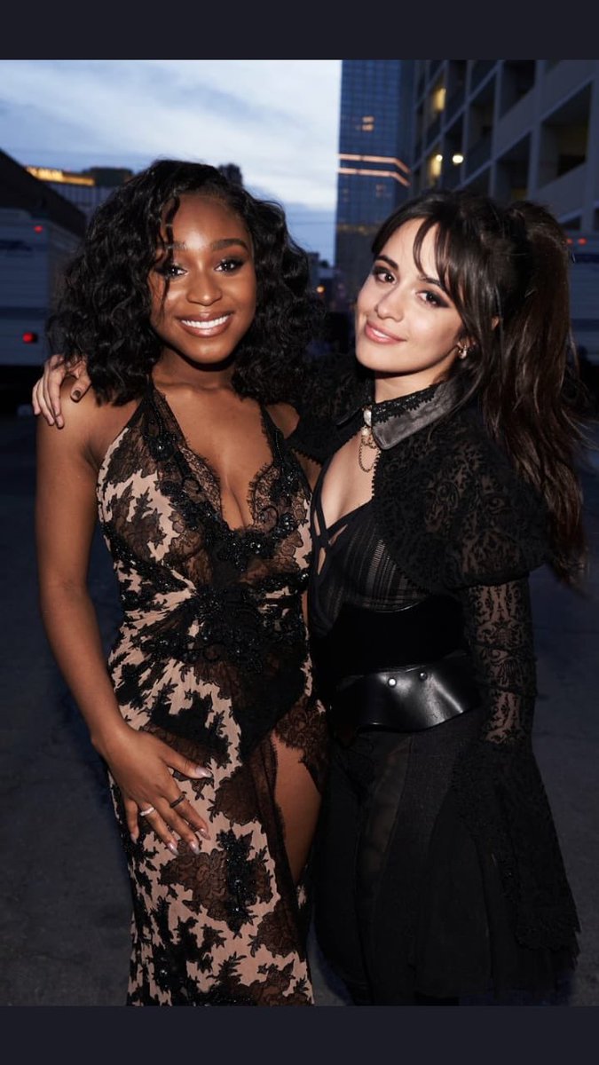 EquipeFHarmony's tweet photo. Deixe aqui seu amém para que Normani e Camila atualizem essas fotos hoje.

AMÉM!!! #VMAs https://t.co/SLeVmccTX6
