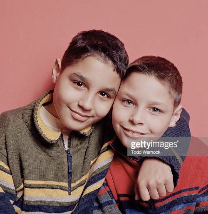 _CourageousNerd's tweet photo. Sam and Caine in #GONE are fraternal twins (though not this young or as friendly with each other). This means an adaptation could cast two unrelated actors, not twins. Interesting to see how that turns out.
#THEFAYZ
#SamTemple 
#CaineSoren 
#MichaelGrant 
#CourageousNerd https://t.co/8KQ7i6AKcS