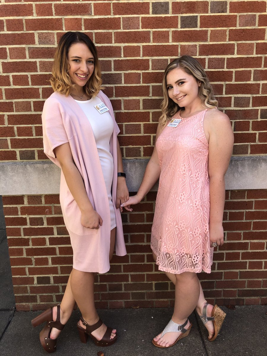 wvwcADPi's tweet photo. Happy first day of classes! These pretty pi’s were nothing but smiles about being back!
-
-
Also, don’t forget to come to Holloway tomorrow and join us for some soda and ice cream from 5-7! We hope to see you there! <> https://t.co/v4HhW2k2sm