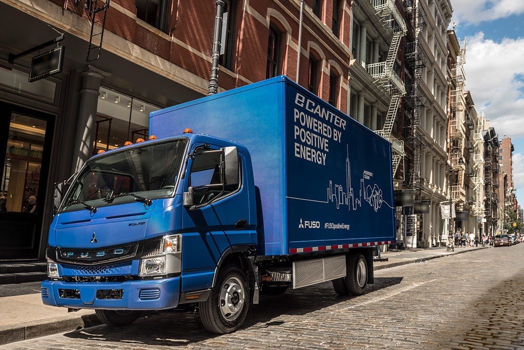 MidwestEvolve's tweet photo. Fleet managers, government officials, campus leaders, facility managers, landscaping crews, and other professionals are invited to attend @ChiCleanCities free seminar on #ElectricTrucks and #UtilityVehicles on 9/5. RSVP at https://t.co/71KJ8549Tw #NDEW2019 #EVs #eCUVs https://t.co/fL07F7XTPX
