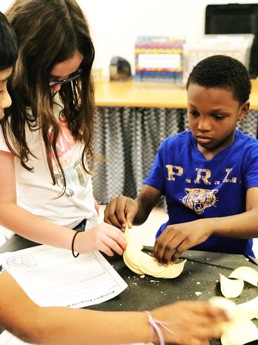 NicholeWarnock's tweet photo. So much collaboration, creativity and perseverance today during this #pringlesringchallenge #masonPLjourney #masonmoment #masonshines https://t.co/j4fzollwyn