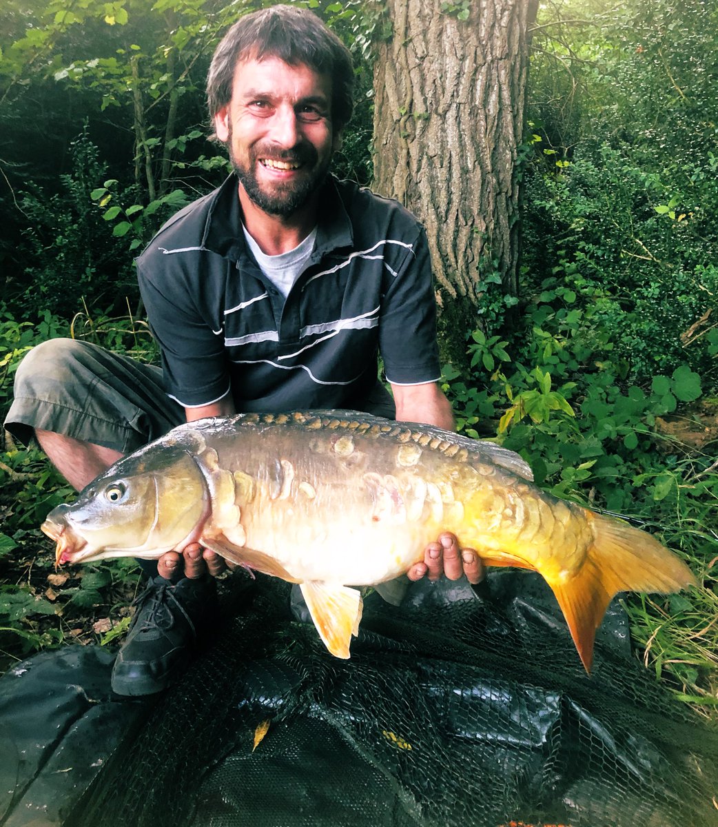 nigelhammonds83's tweet photo. My mate with a 13 lover https://t.co/pCdsvaKCgz