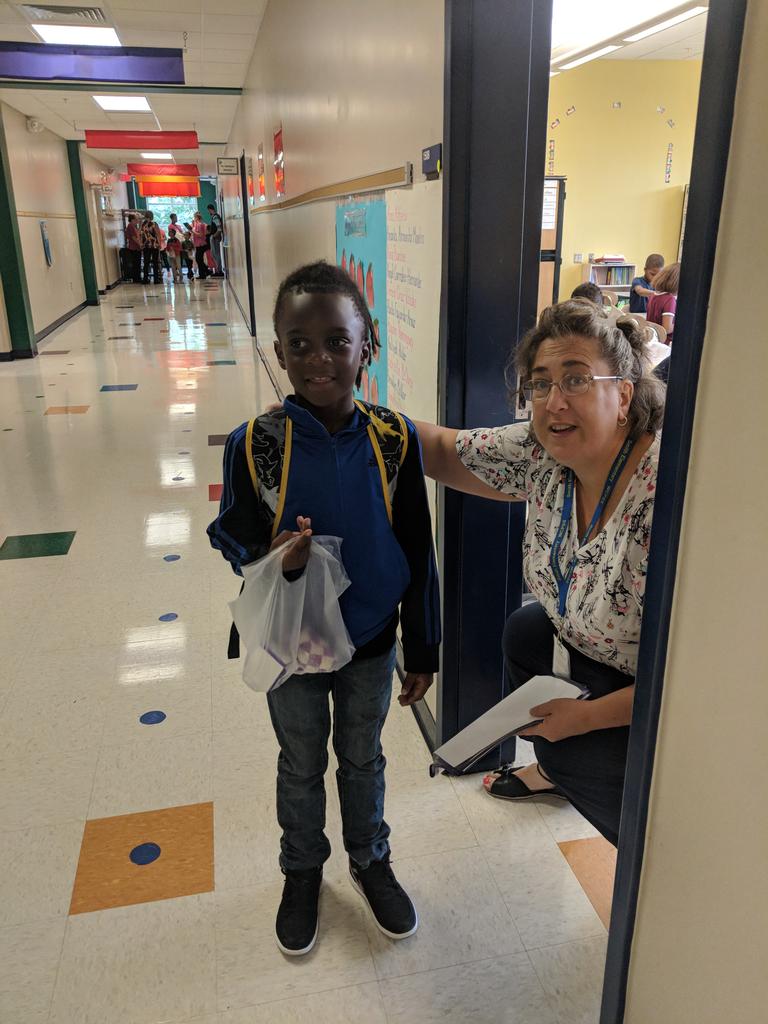 MerrittWenitra's tweet photo. Mrs. Ninich greeting each of her students at the door. We are off to a great start at Smith Magnet Elementary.   #BuildingBridgesToSuccess #REACH #relationshipsmatter @smithmagnetes @SEasternArea https://t.co/72Dg9vt2z9