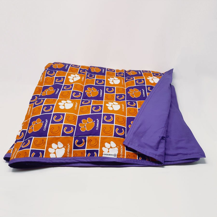 MyCalmEssence's tweet photo. Football season is ramping up! Do we have your team covered? 🏈

https://t.co/u19zY1aZ2S
#weightedblanket #weightedblankets #wellness #selfcare #football #footballseason https://t.co/VUEy4a5GSu