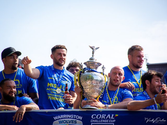 vickyoutenphoto's tweet photo. Something a little different..
My rugby league team Warrington Wolves won the Challenge Cup Final 2019. Here are a few photos from the homecoming victory parade today. #ImAProudWireFan #warringtonwolves #ComeOnWire https://t.co/uJPbB30bz0