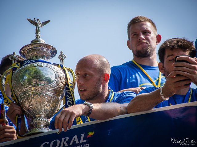 vickyoutenphoto's tweet photo. Something a little different..
My rugby league team Warrington Wolves won the Challenge Cup Final 2019. Here are a few photos from the homecoming victory parade today. #ImAProudWireFan #warringtonwolves #ComeOnWire https://t.co/uJPbB30bz0