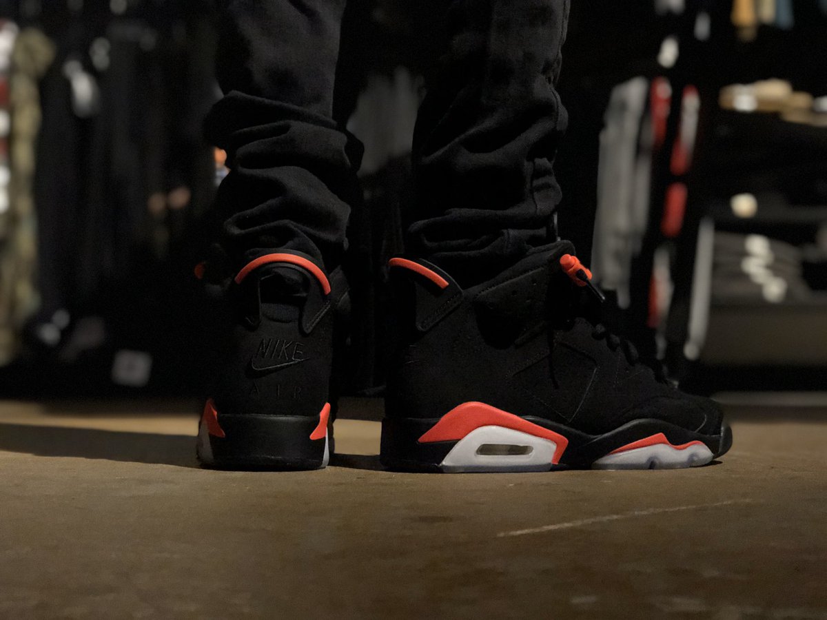 AyoStfuSon's tweet photo. Sometimes i wear other shoes then 1s 🤷🏽‍♂️. #sneakerhead @snkr_twitr #nike #jordan #infrared6s #nikeair #secondfavoritenumber https://t.co/ONQYSoMsrf