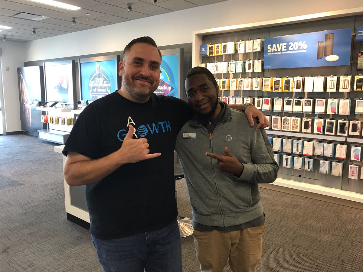 Always an amazing time at #BelGREAT😎..... but look who we have here... <a href="/AdamMRagab/">Adam M. Ragab</a> thanks for stopping by! #TheNotoriousOnes <a href="/LoganEaves2/">Logan Eaves</a> <a href="/elthonmunoz/">Elthon Munoz</a> <a href="/JakeAraghi/">Jake Araghi</a> @ATTPortablesEVD @sme29710 <a href="/404girl/">Betsy Francis</a>