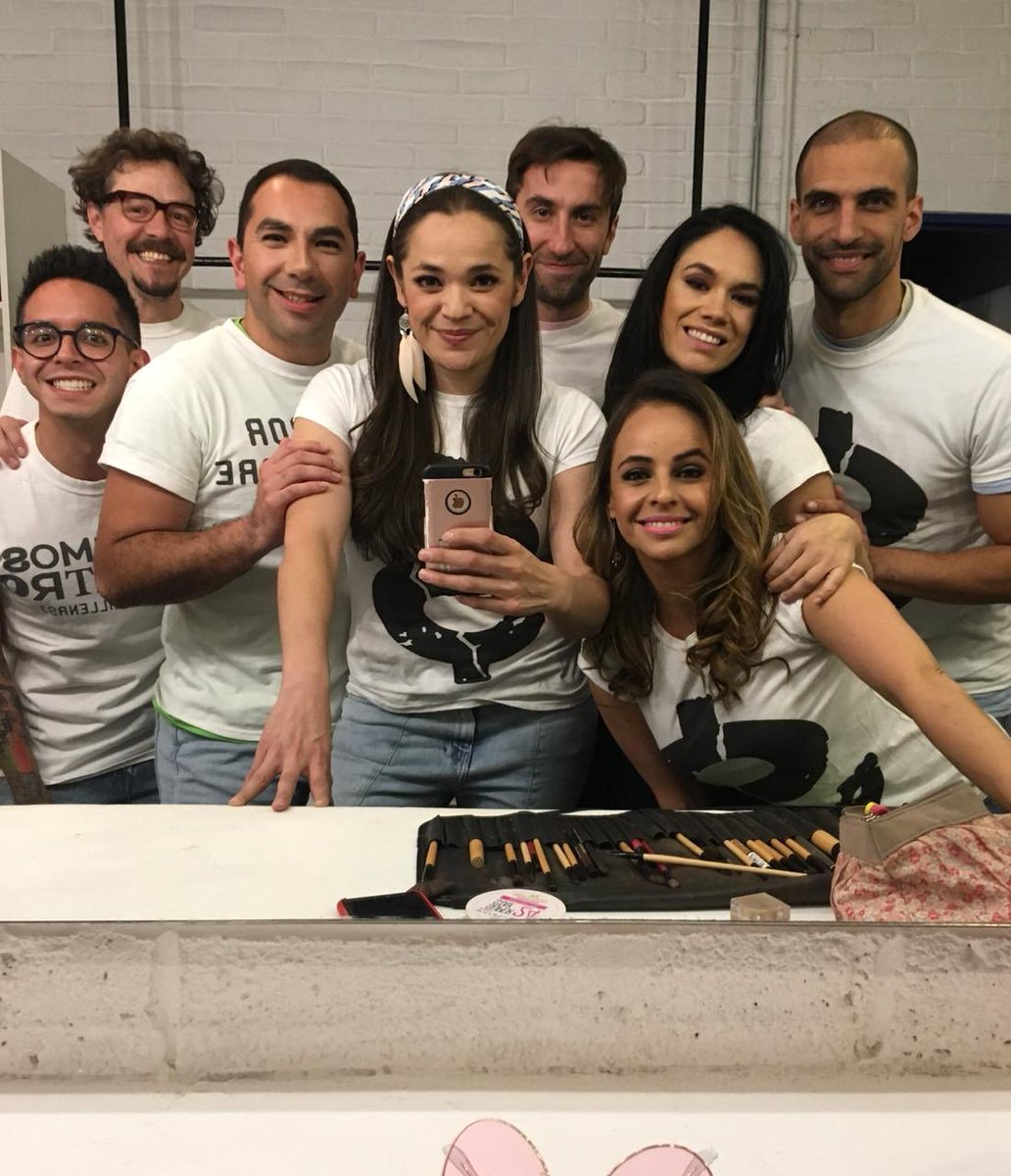 Extrañando los #LunesDeCrisis 🤯en el <a href="/ForoLucerna/">Foro Lucerna</a> con un elenco excepcional
Dramaturgia: Antonio y Javier Malpica
Dirección:  Héctor Berzunza
Elenco: Carlos Banega,Paola Mingüer, Rogelio Suárez,Marta Fernanda, Gabriel Navarro,Paola Gómez y Héctor Berzunza 
#KupferProd #Teatro 🎭