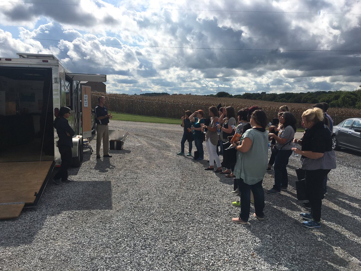 SkyhawkAggie's tweet photo. ’@SkyhawkAggie enjoyed hosting WestTeach by @WestStar20 today at the “Farm.” Thanks @TNFarmBureau for the Ag. In the Classroom Demo. The Scholars also saw the West TN Veterinary Diagnostic Laboratory and the Mobile Energy Classroom funded by @USDA_NIFA. #TeachTN #NIFAimpacts https://t.co/kAVuF7GRkD