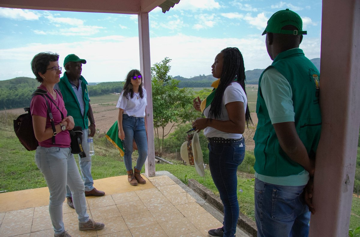 AxSolidaridadCO's tweet photo. ➡️El programa de acogida a defensores de derechos humanos 'Madrid Protege' viaja a Colombia a conocer la labor de los líderes afro de #ACONC en el Norte del Cauca por la defensa de la paz en el territorio y los derechos humanos ✊ https://t.co/uAqTSqlB24 https://t.co/vG5FW0vqWY