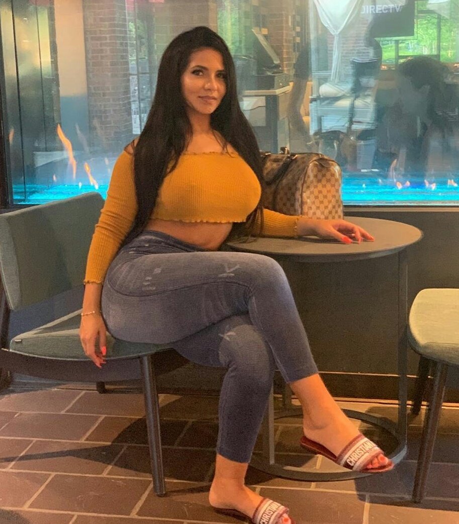 VE Rose Monroe US on X: #newyorkcity🗽 #withlove❤❤  t.com3R8RclkQG  X
