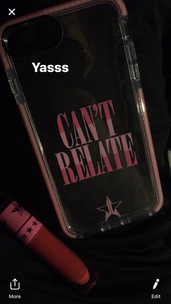 Kendall_Waxx__'s tweet photo. New wallpaper new phone case new lipstick hi how are ya #cantrelate #velourliquidlipstick #cherrywet @JeffreeStar https://t.co/e5dlTdSQdx