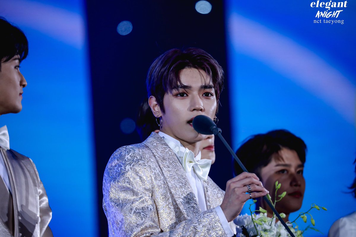 190823 HQ SOBA 

당신은 나의 반짝이는 별이에요!

#TAEYONG #NCT #NCT127 #태용 #엔시티 #엔시티127