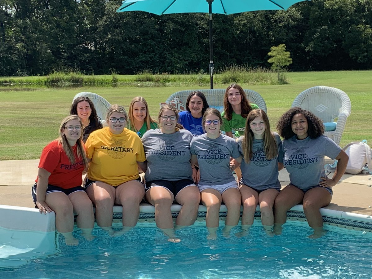 LaSASFFA's tweet photo. Your 2019-2020 LASAS FFA Officer team 💙💛 https://t.co/NEppi3uJhj