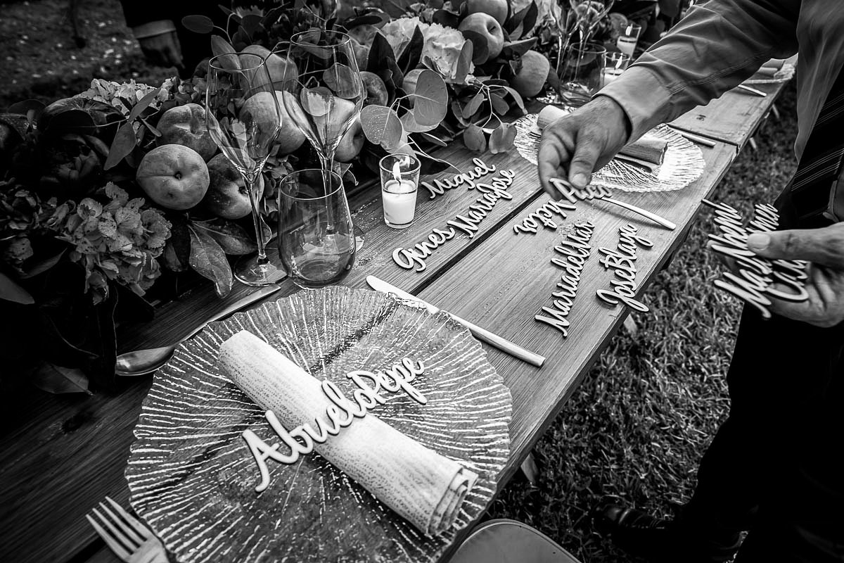 Hoy, os queremos dejar con un consejo.
Deja todos los pequeños detalles a alguien de confianza y vosotros dedicaros a disfrutar de vuestro día.

#murcia #caravaca #bodasmurcia #bodasenmurcia #bodarustica  #bodaenelcampo #bodasunicas #weddingphotographer #bodasenalbacete #albacete