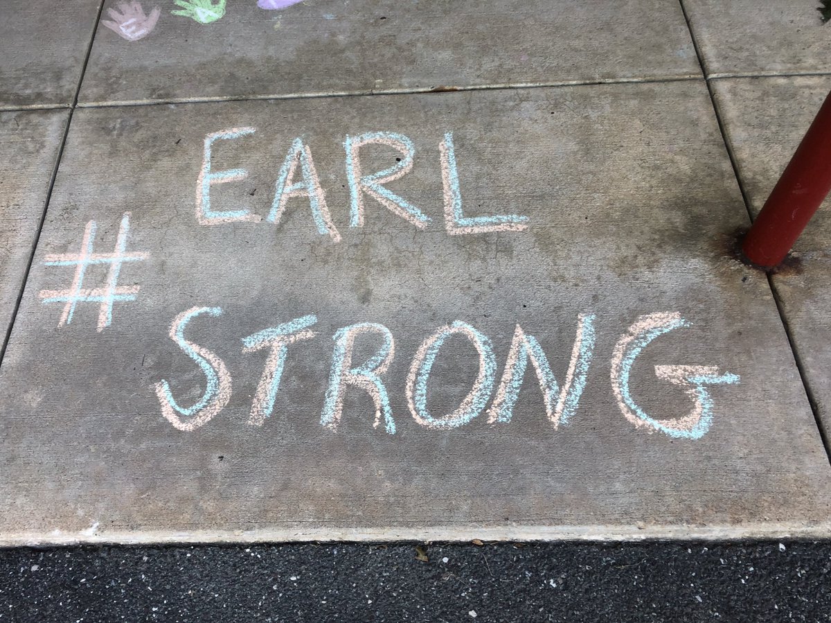 EarlElemBASD's tweet photo. A huge thanks to the PTO for chalking the walk to welcome back our students!!! #earlstrong #basdpride https://t.co/crsF6oK33Q