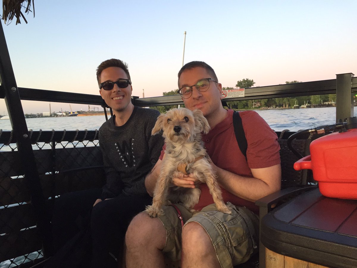 DamnitMaurie's tweet photo. #NationalDogDay π πΆ #NotOurDog #WantThisDog https://t.co/r8ENVGNohG