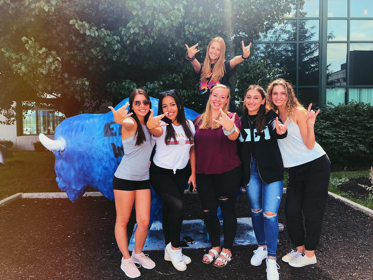 ASTEpsilonMu's tweet photo. Welcoming our seniors back for the final year at UB 💛 https://t.co/ui6w3dpOYt