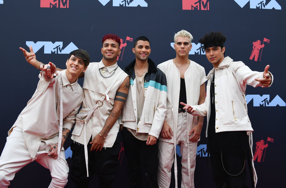 Wild949's tweet image. #CNCOwners!!! Our boyzzzz @CNCOmusic! @MTV @vmas #vmas