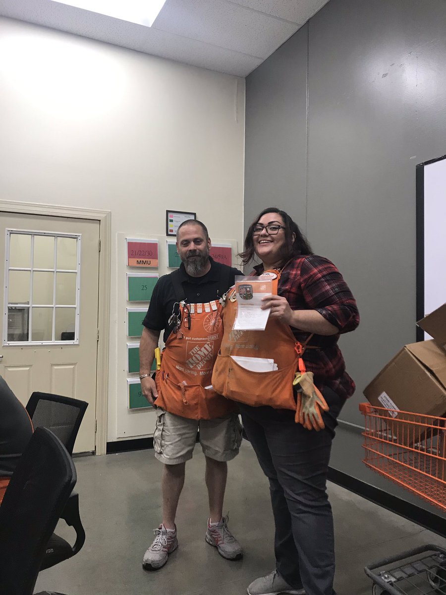 andrewschilli's tweet photo. Way to go Natalie.  Thank you for staying late to cover the service desk! https://t.co/65yFF1nO16