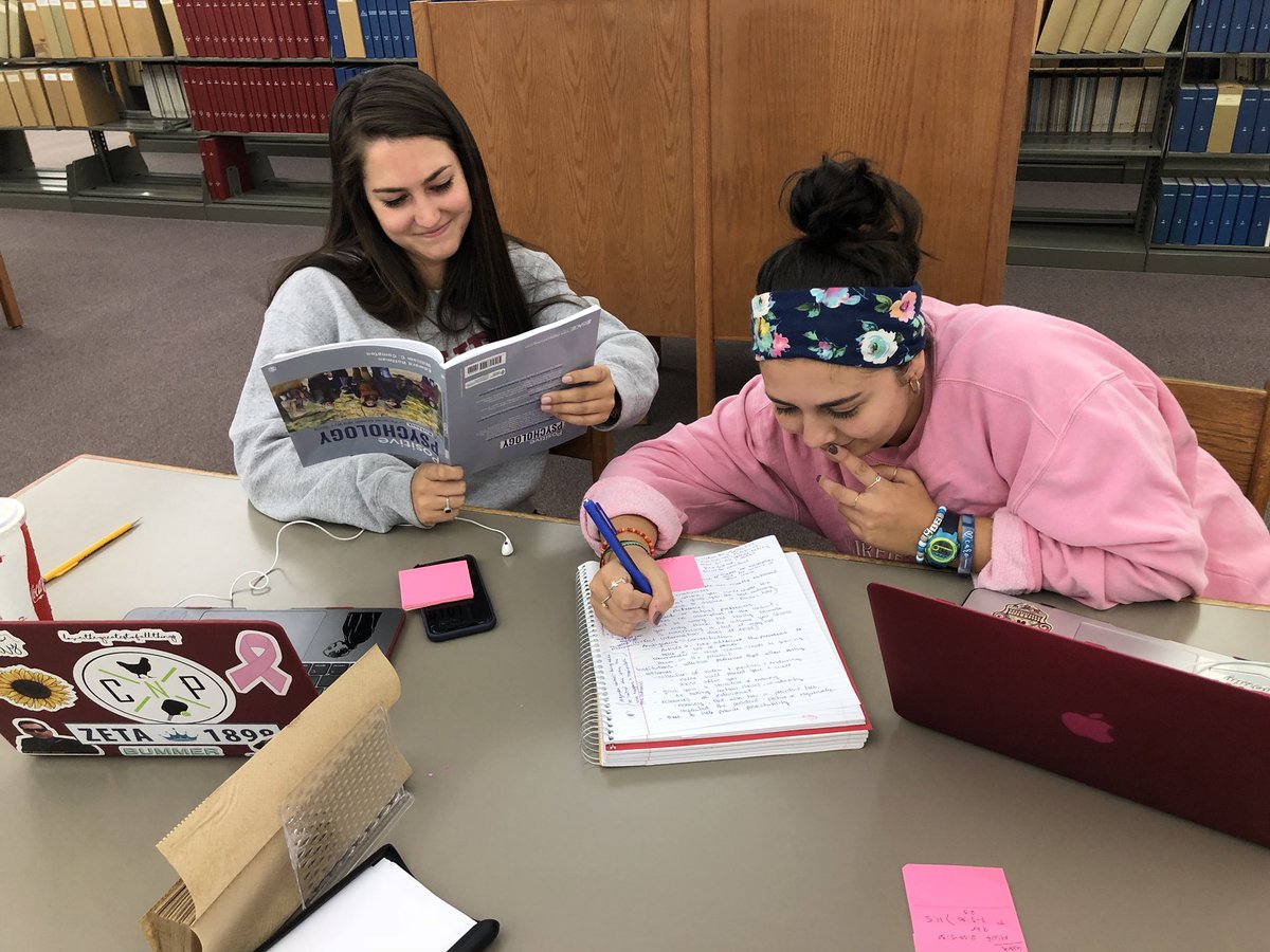 comm221fall's tweet photo. We found two random Drury students, Mariana Larson and Sophie Black, who shared with us their favorite thing about our campus: “We like Drury because of the tight knit community. We walk down the lane, and we’re bound to see someone we know.” #DruryUnderground https://t.co/UeY08e63YY