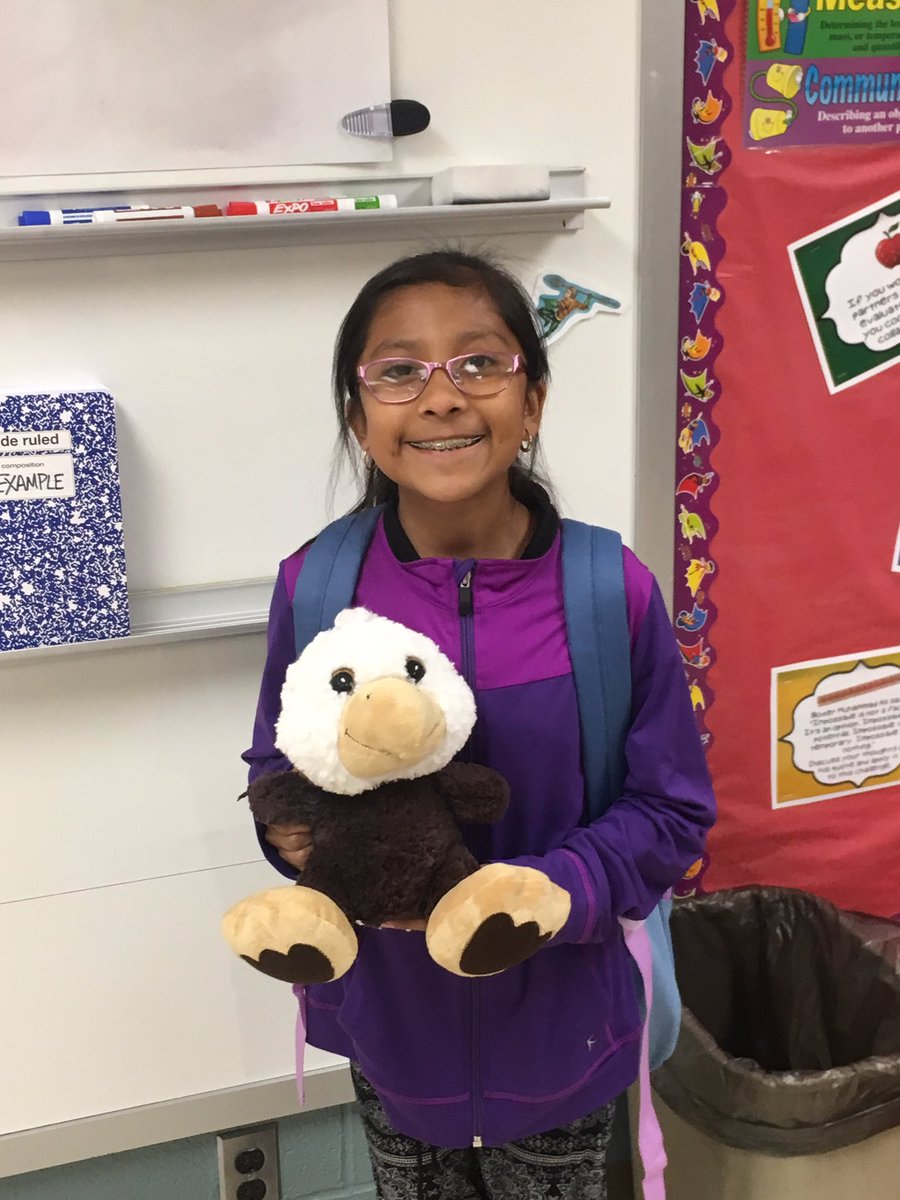 Congratulations to our first SOAR winner of the year!  Lizett has a fantastic first week and definitely earned her day with Turtle the Eagle. ❤️🦅