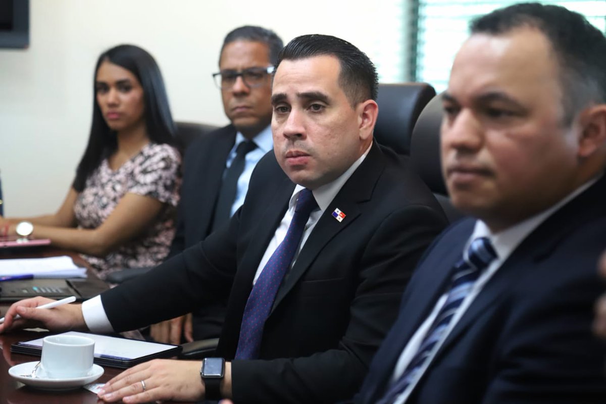 aigesinnovacion's tweet photo. ¡Revisando temas para futuros proyectos y mejores en temas de tecnología e innovación con @PasaportePanama! #InnovamosParaPanamá https://t.co/4Ge8UCdgWz