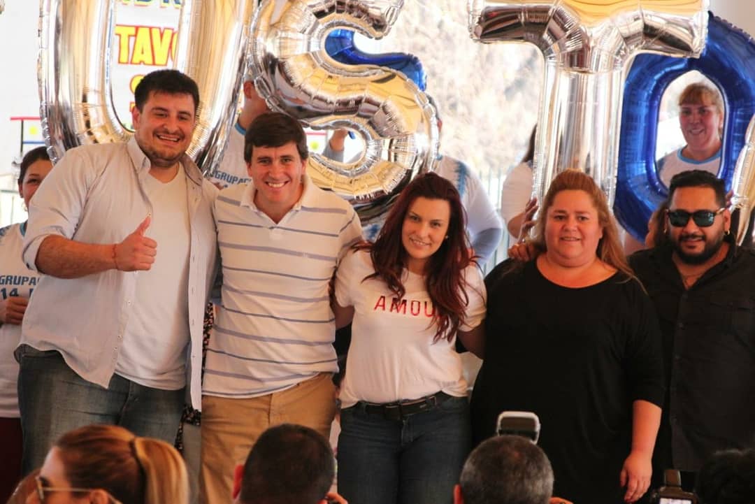 matiasposadas's tweet photo. ¡SEGUIMOS EN MARCHA! 🙌
Qué lindo es poder compartir con las familias de la #Ciudad.
Junto a @kuinmonica y @franjbenavidez dialogamos con los vecinos en el anfi del Parque San Martín.
.
.
.
#SaltaCiudad #PosadasIntendente #SáenzGobernador https://t.co/2gvczHvSty