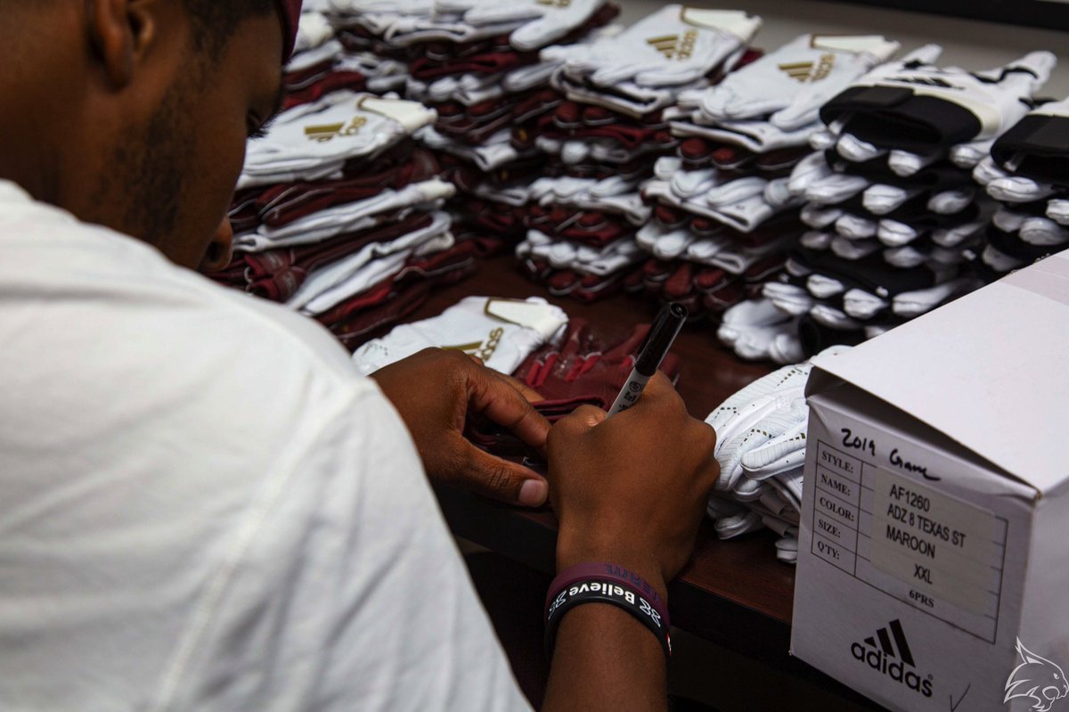 TXSTATEFOOTBALL's tweet photo. Game ready thanks to @TXST_FootballEQ ❄️

#TEAM  #EatEmUp https://t.co/m9Zl4SycZW
