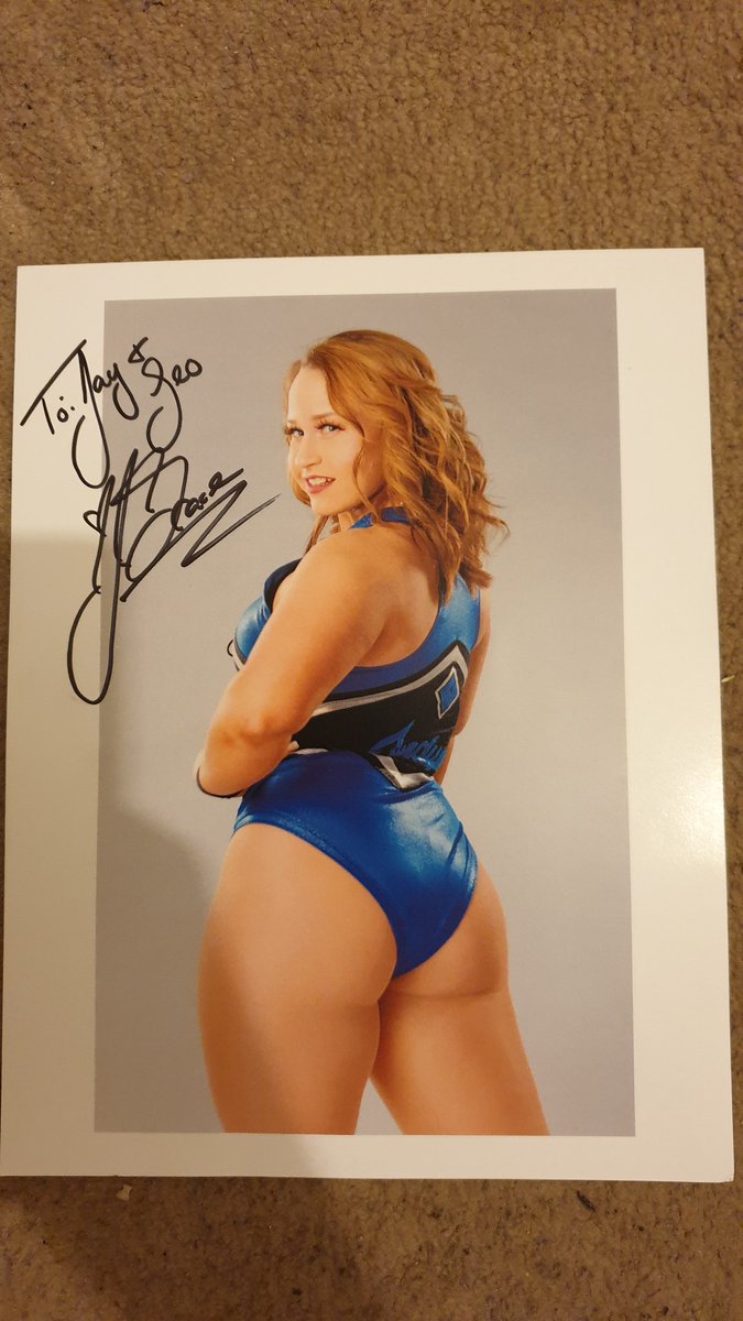 Got to meet the lovely <a href="/JordynneGrace/">Jordynne Grace</a> at Riptide today. She was as great to watch in person as she is on tv.. glad I'm part of ur patreon and supporting u. Also thx for chatting to my son when we met, u and all the wrestlers today made his 1st experience very special