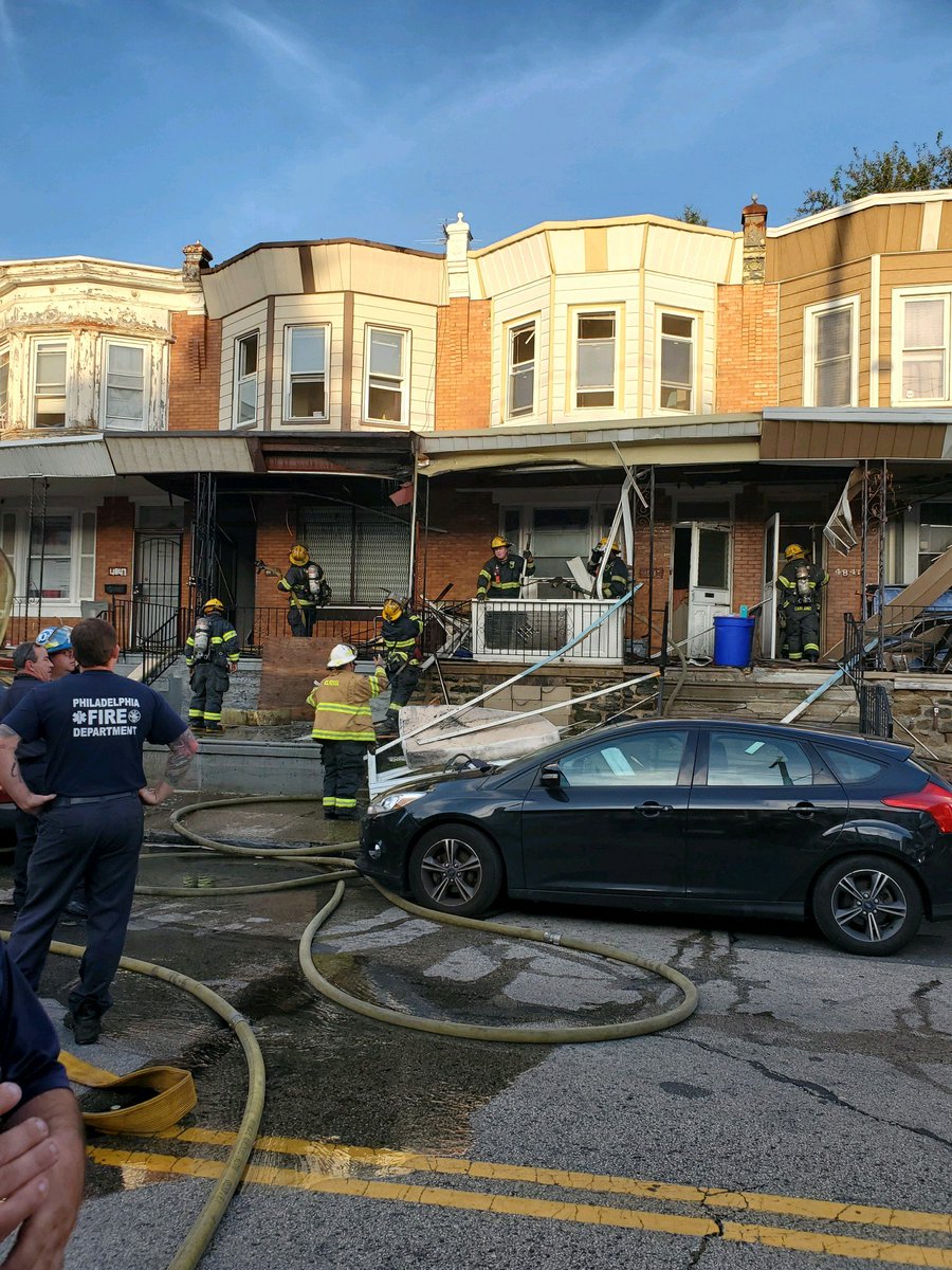 PHILASACHIEF's tweet photo. 2nd Alarmers at 4800 N 15th St at this under control dwelling fire.@PhillyFireDept @IAFF22 https://t.co/QqJgR8ne5Y