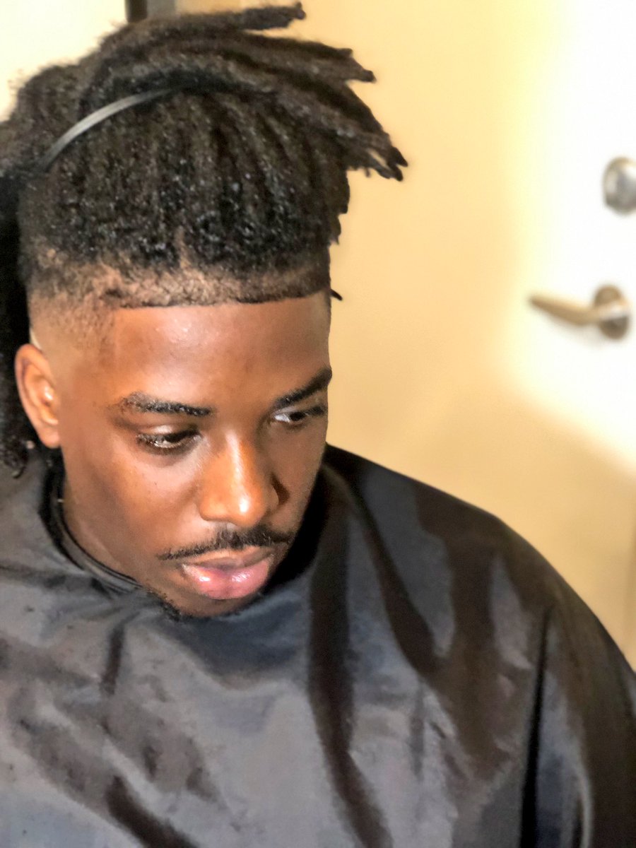 ebcutzz's tweet image. #midfade #pvamu #pv23 #pv22 #ebcutz 🔥 come that crispy crisp 🔥