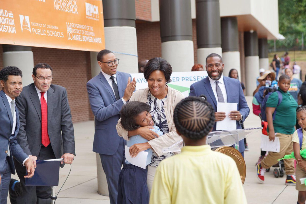 Mayor Muriel Bowser Auf Twitter Full Day Celebrating The First Day Of School We Asked Drivers To Slow Down Joined Maury And Kimball Elementary To Celebrate Their New Schools And Stopped By