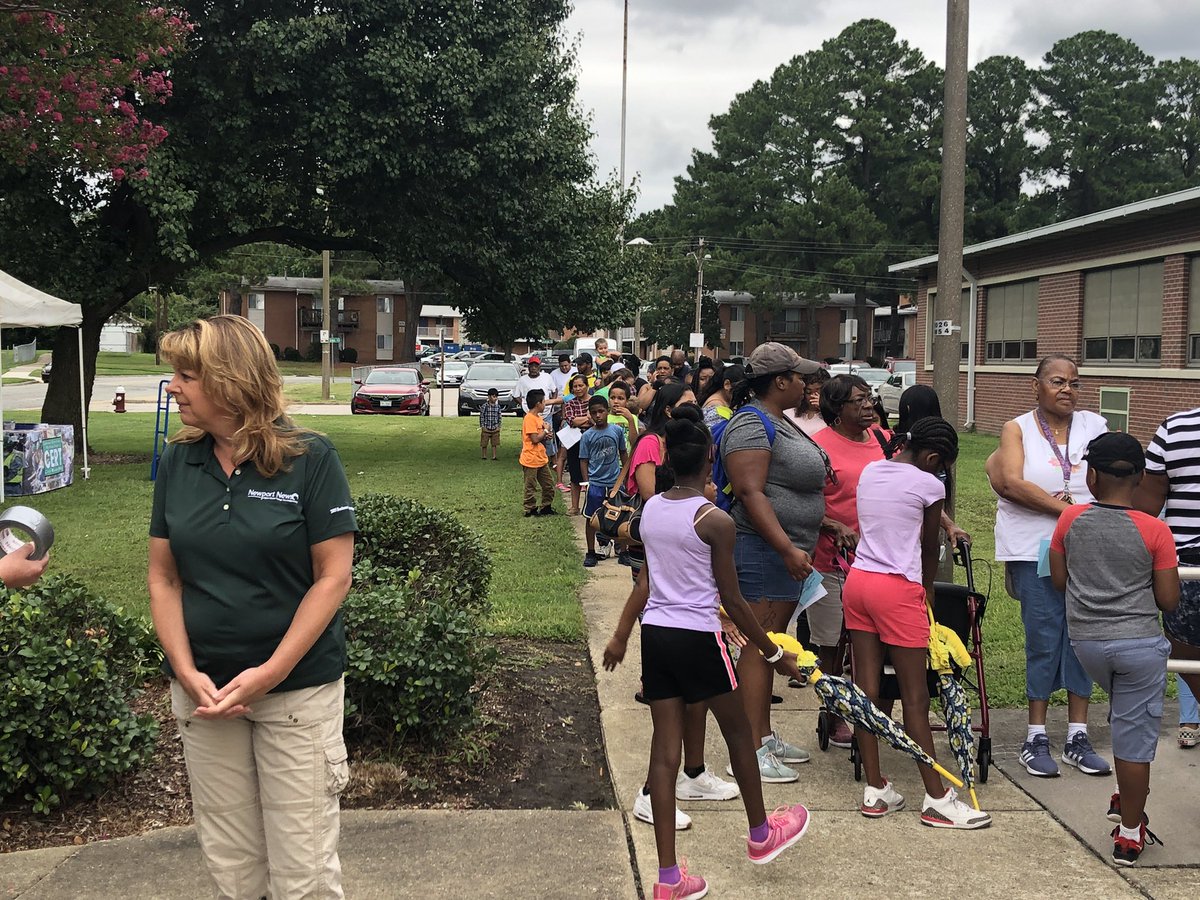 Jefffire89's tweet image. This last weekend our own @NNCERT Team assisted at the IMPACT event that ensures all children get a equal start to the new school year! Awesome work. @NNFire @CityofNN @NewportNews794 @NNMayorPriceDDS @councilwomans @Daily_Press @ToddJLeDuc @GreggFavre @DavidBarckhoff @VAFireNews